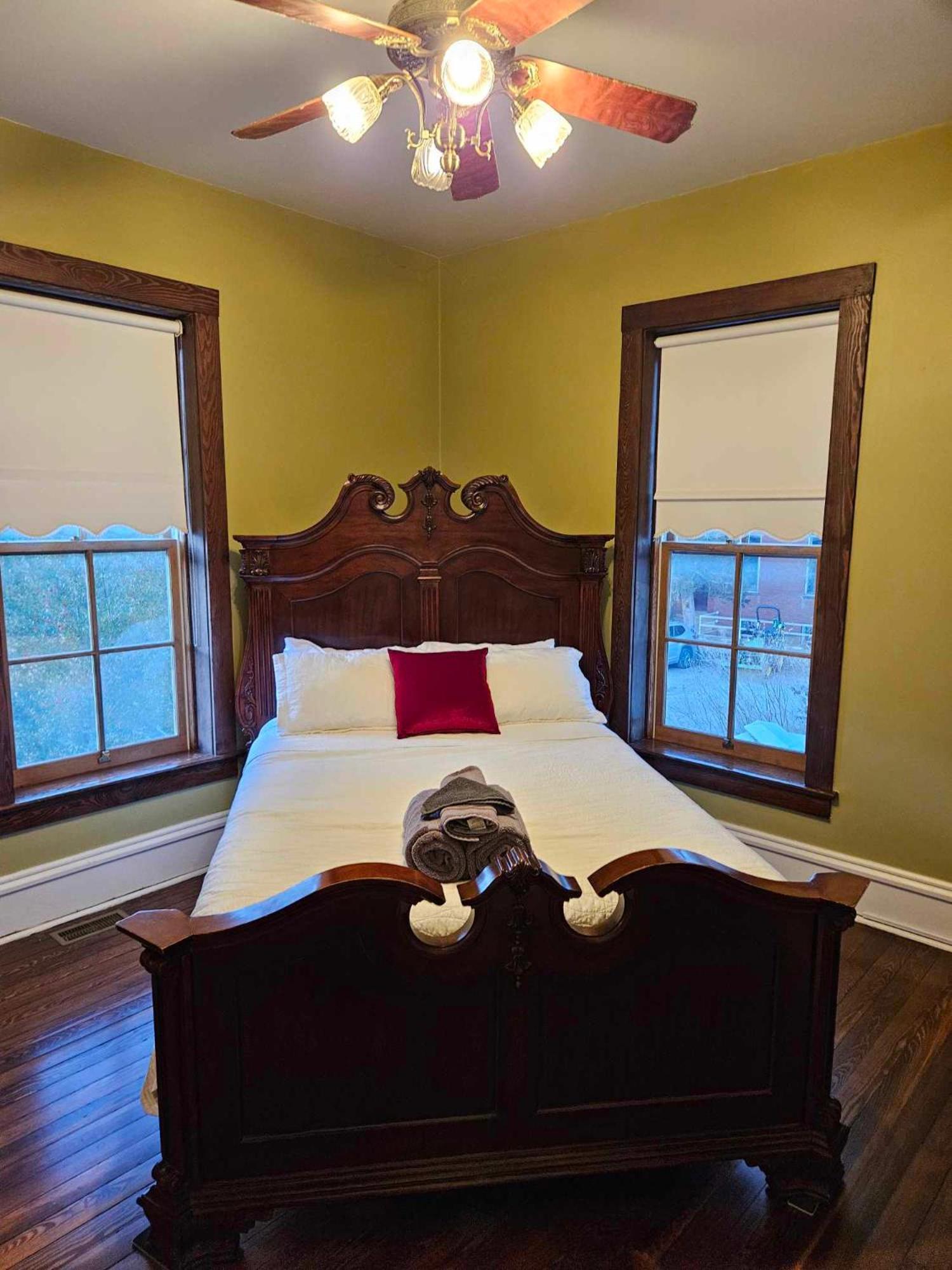 Arcadia Academy Bed & Breakfast Bagian luar foto